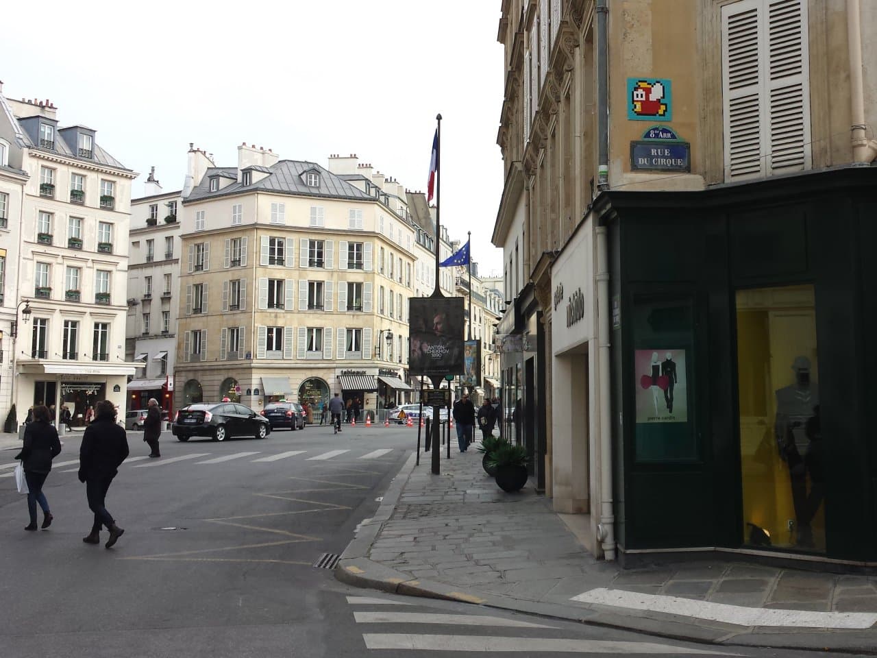 Invader PA_1074