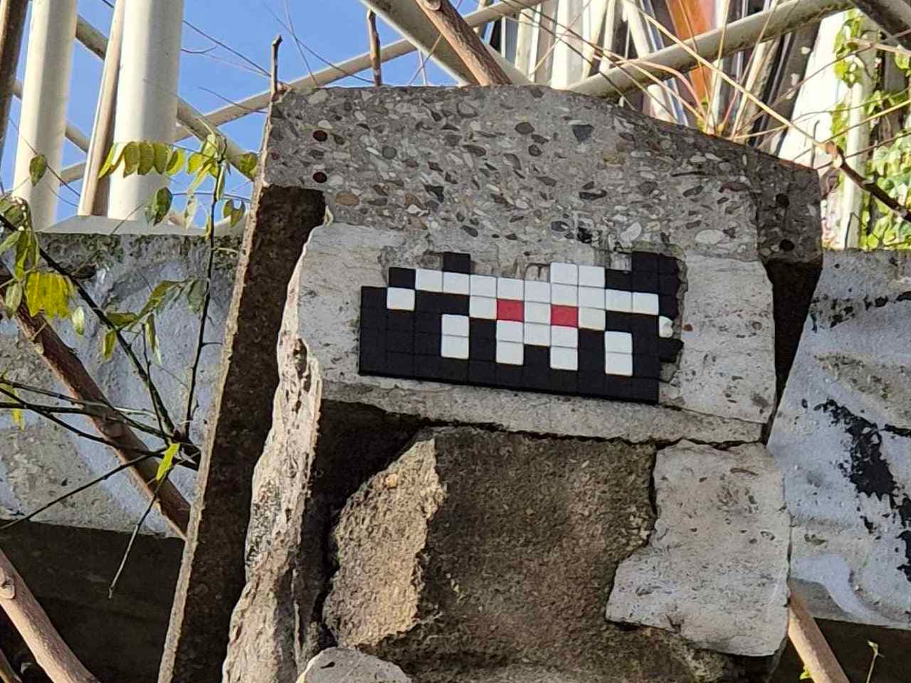 Invader PA_1300
